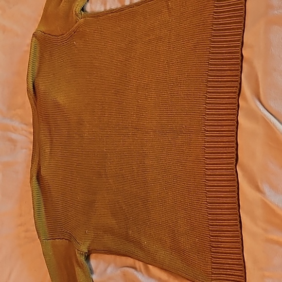 White House Black Market - NWT - Goldon Moss - 3/4 Sleeve VNeck PullOver - L - Picture 7 of 8